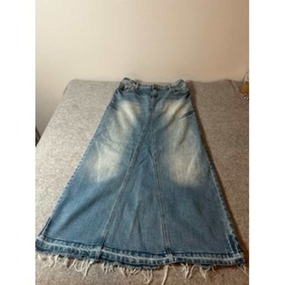 Mossimo Supply Co Womens Blue Denim Maxi Skirt Size 5 Distressed Raw Hem Y2K